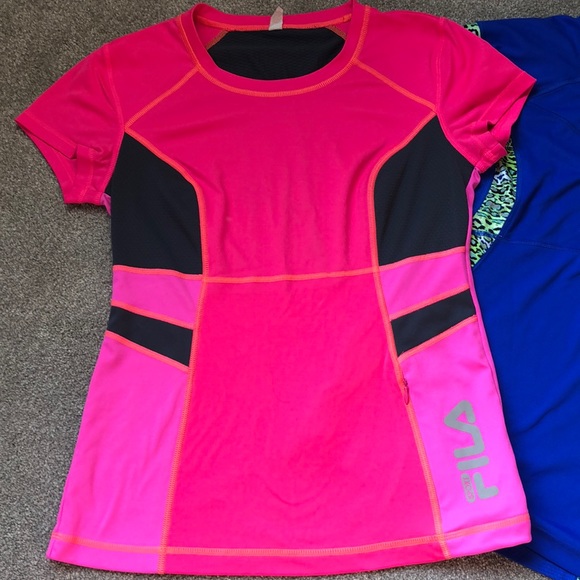 🔥Women’s Fila Athletic tops - Picture 2 of 5